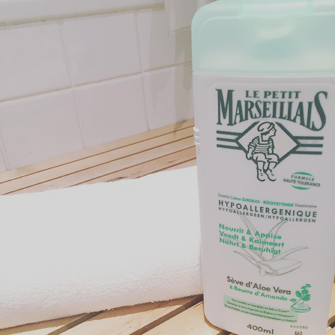 The little newbie 😻 🚿 #surgras #LePetitMarseillais #aloevera #almond