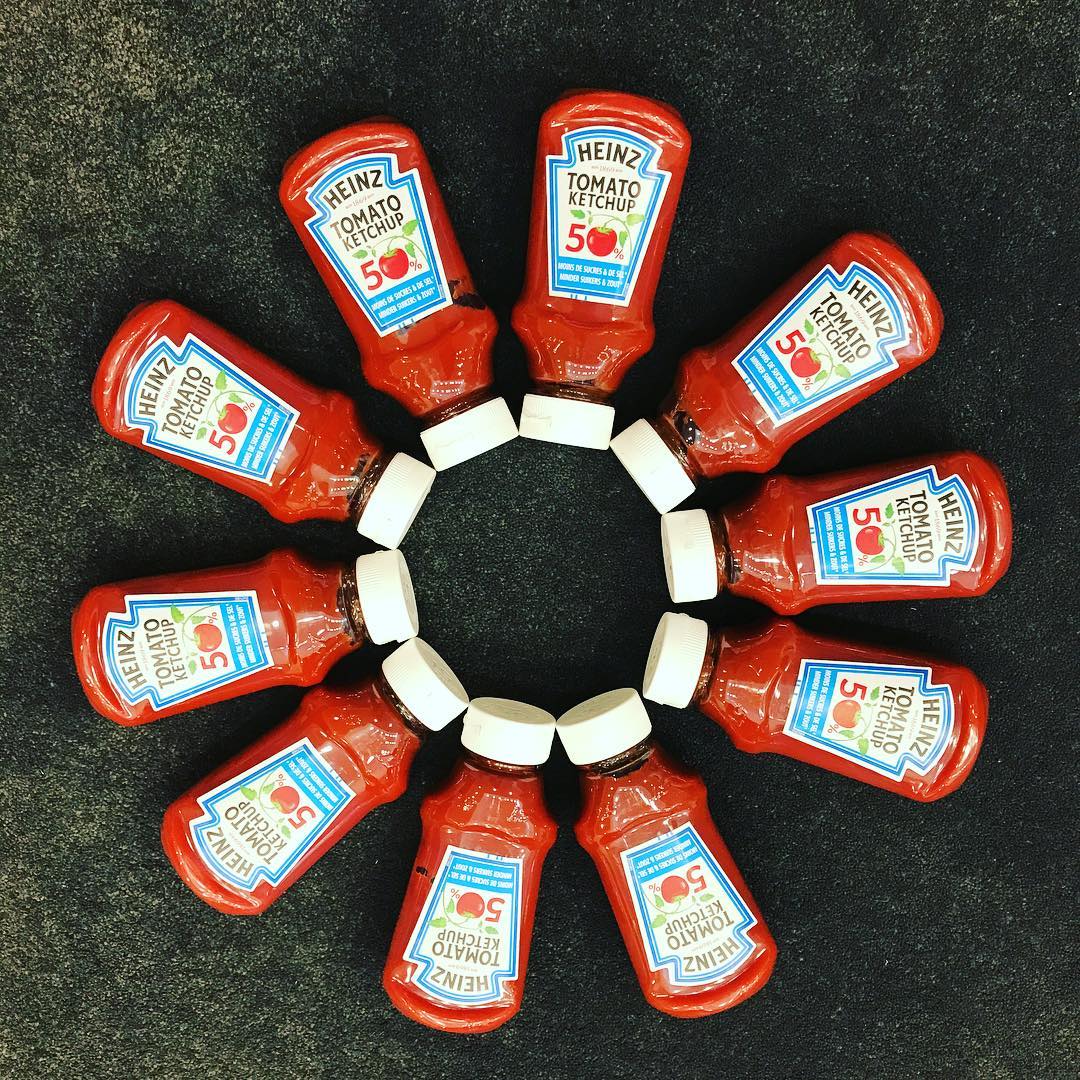 Either in a #barbecue, or on top of your fries… This new @kraft_heinz #Ketchup 🍅 will be your best friend this summer ☀️Less salty, less calories… I mean it’s like the best thing ever right? 😎 #heinz