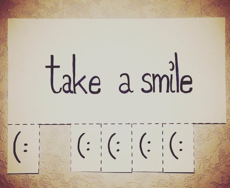 😁 #smile five times a day is good for your health! 😂 #worldsmileday #smileday